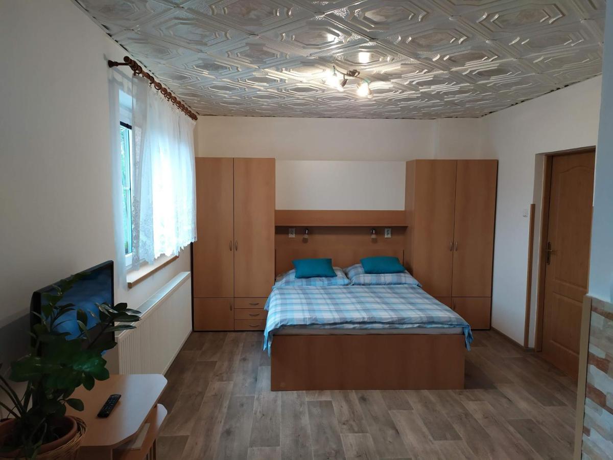 Apartmany Okoun เวลเก โลซีนี ภายนอก รูปภาพ