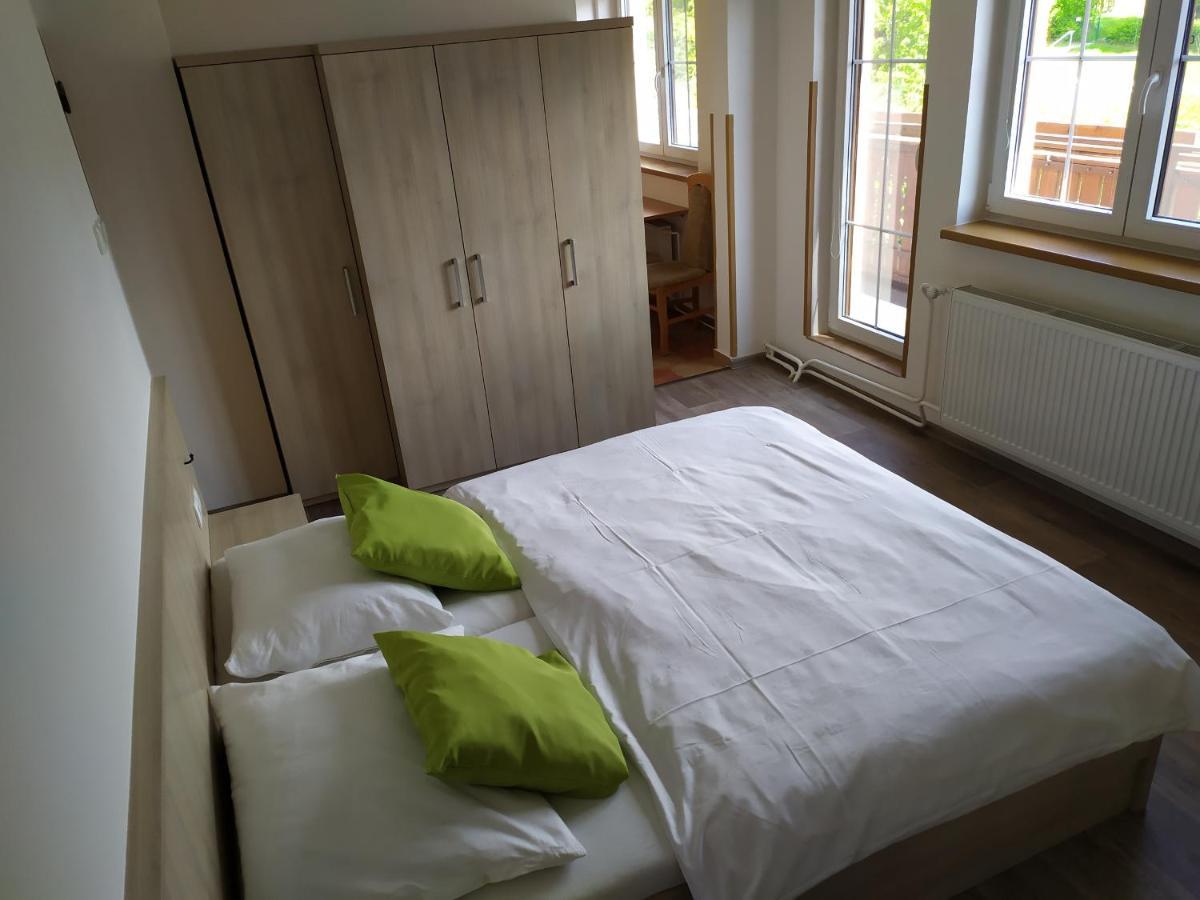 Apartmany Okoun เวลเก โลซีนี ภายนอก รูปภาพ